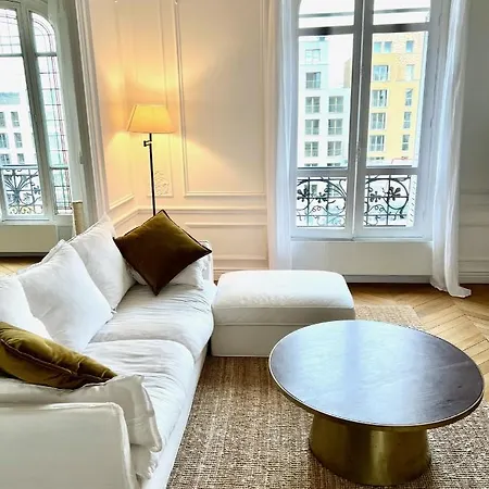 Grand Haussmannien A 12 Min De Paris - Chic Spacious Classic Parisian Apartment