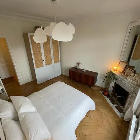 Grand Haussmannien A 12 Min De Paris - Chic Spacious Classic Parisian Apartment